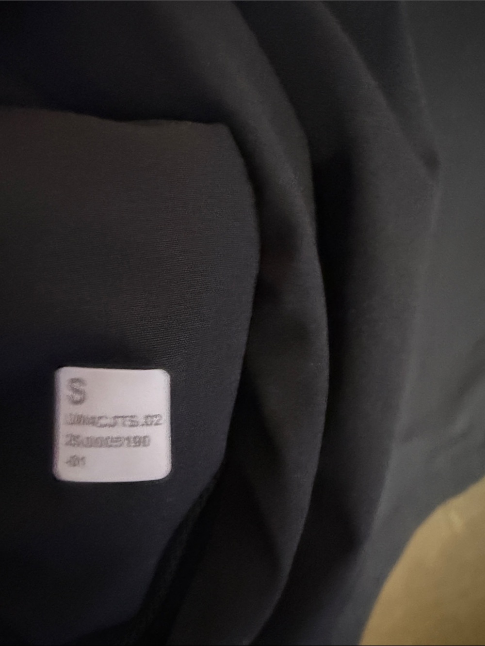Lululemon Mesh-Ventilated Tennis
Jacket
Black - Picture 6 of 6